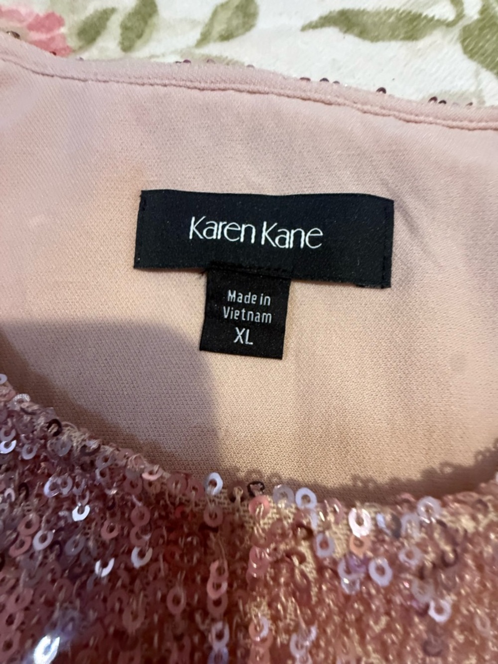 Karen Kane NWT Sequin Shimmer Ruched Sides Long Sleeve Top - Picture 5 of 10